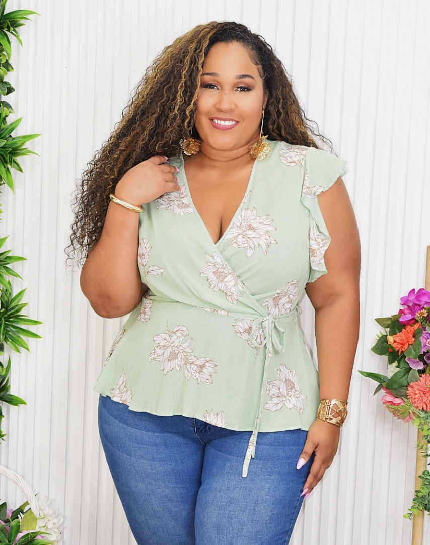 SOFT LOVE FLUTTER SLEEVE TOP PLUS