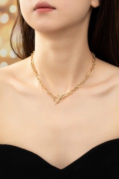 Hand assembled mixed link chain