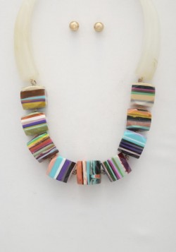 COLORFUL CUBE NECKLACE