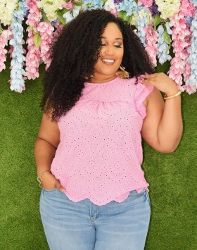 GRACIE EYELET FLUTTER SLEEVE TOP PLUS GRAND BAZAAR