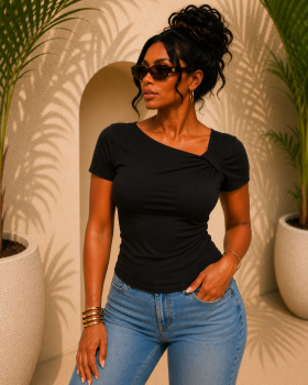 THE WEEKEND TWIST TOP
